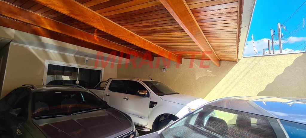 Sobrado de 192m² com 3 quartos em Vila Galvão