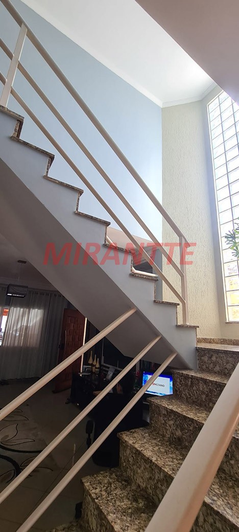 Sobrado de 192m² com 3 quartos em Vila Galvão