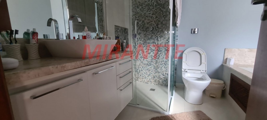 Sobrado de 192m² com 3 quartos em Vila Galvão
