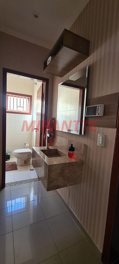 Sobrado de 192m² com 3 quartos em Vila Galvão