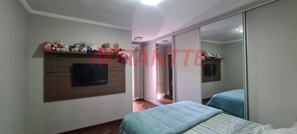 Sobrado de 192m² com 3 quartos em Vila Galvão