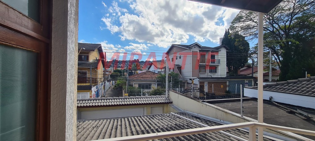 Sobrado de 192m² com 3 quartos em Vila Galvão