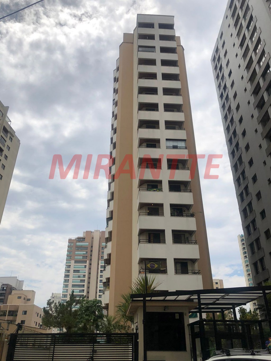 Apartamento de 80m² com 3 quartos em Santana