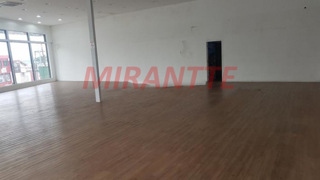 Comercial de 350m² em Água Fria