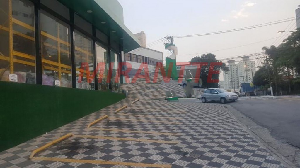 Comercial de 350m² em Água Fria