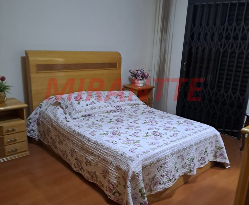 Sobrado de 250m² com 3 quartos em Santana