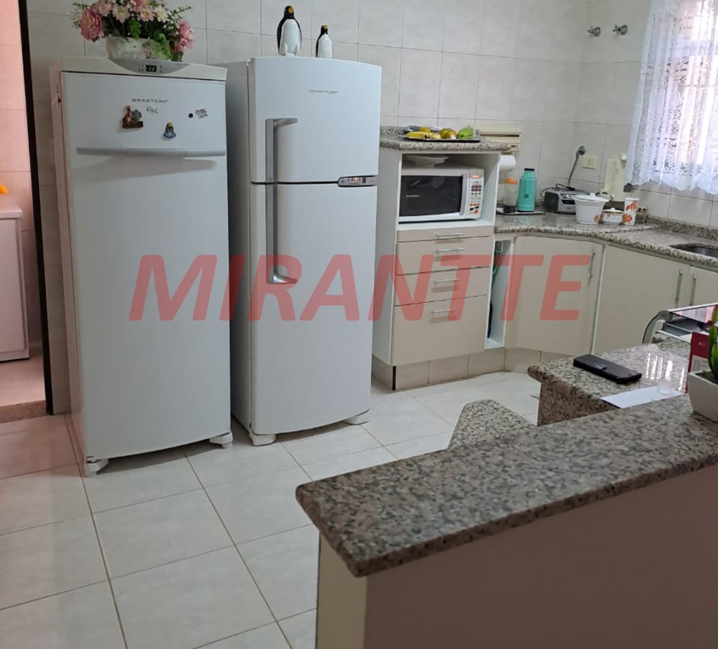Sobrado de 250m² com 3 quartos em Santana