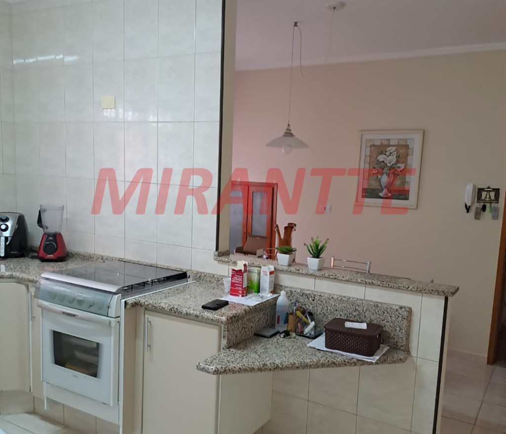 Sobrado de 250m² com 3 quartos em Santana
