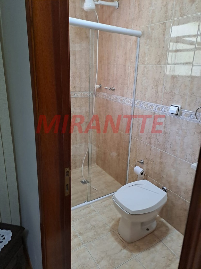 Sobrado de 250m² com 3 quartos em Santana