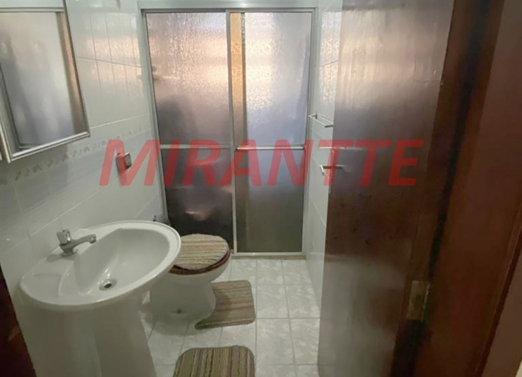 Sobrado de 216m² com 3 quartos em Jardim Santa Mena