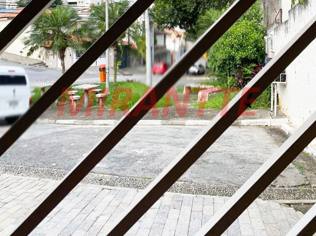 Sobrado de 216m² com 3 quartos em Jardim Santa Mena