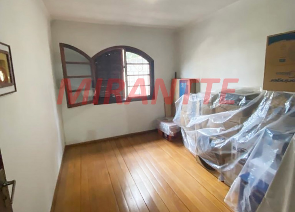 Sobrado de 216m² com 3 quartos em Jardim Santa Mena