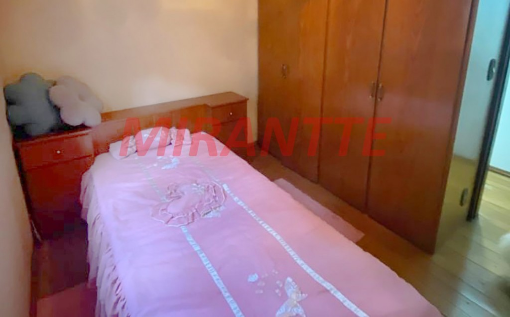 Sobrado de 216m² com 3 quartos em Jardim Santa Mena