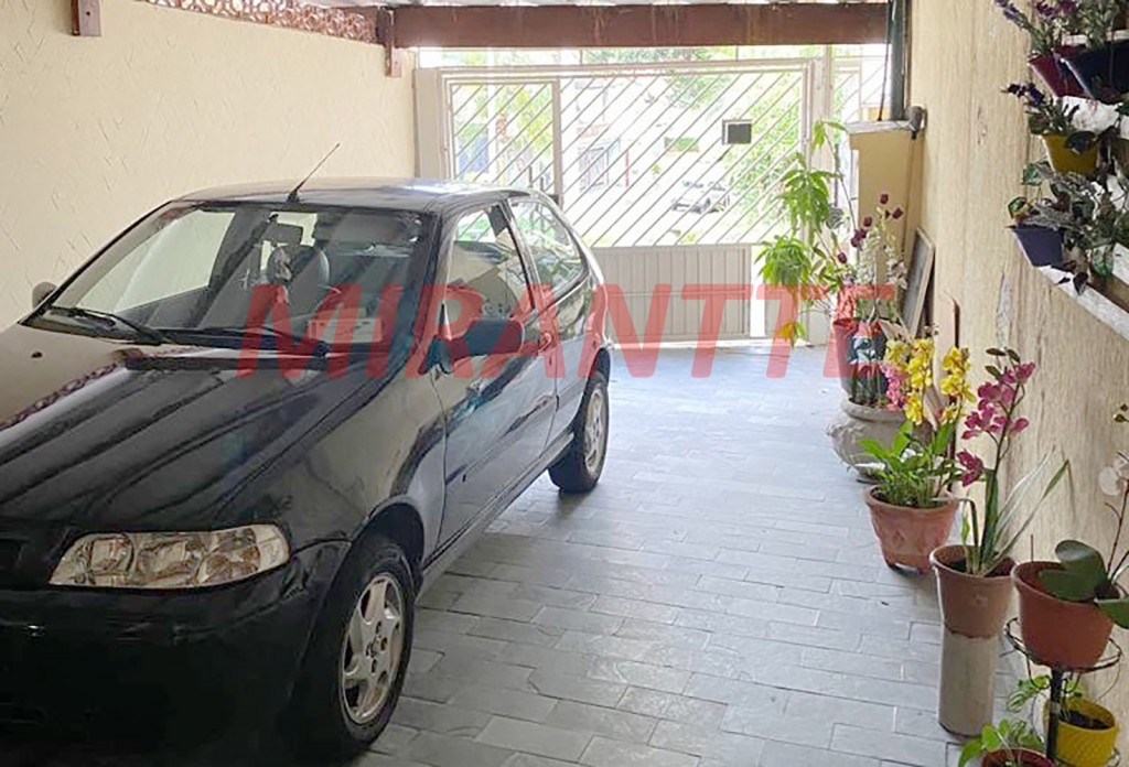 Sobrado de 216m² com 3 quartos em Jardim Santa Mena