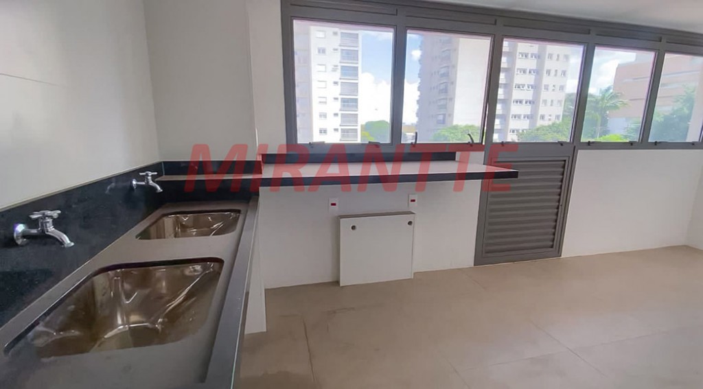 Apartamento de 255m² com 4 quartos em Santana