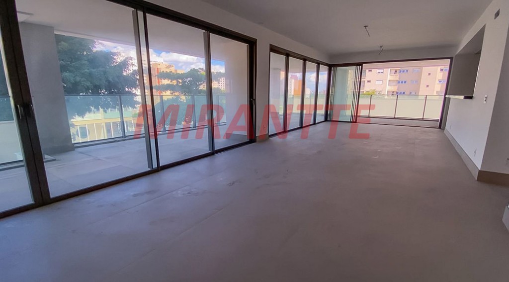 Apartamento de 255m² com 4 quartos em Santana