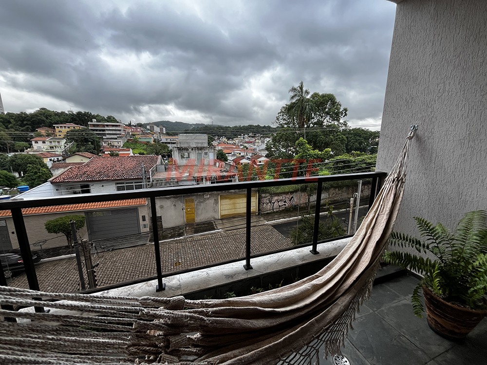 Sobrado de 194m² com 3 quartos em Horto Florestal