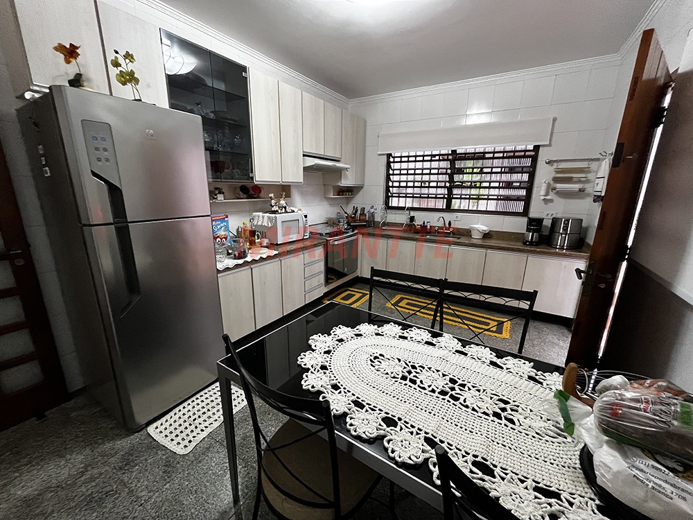 Sobrado de 194m² com 3 quartos em Horto Florestal