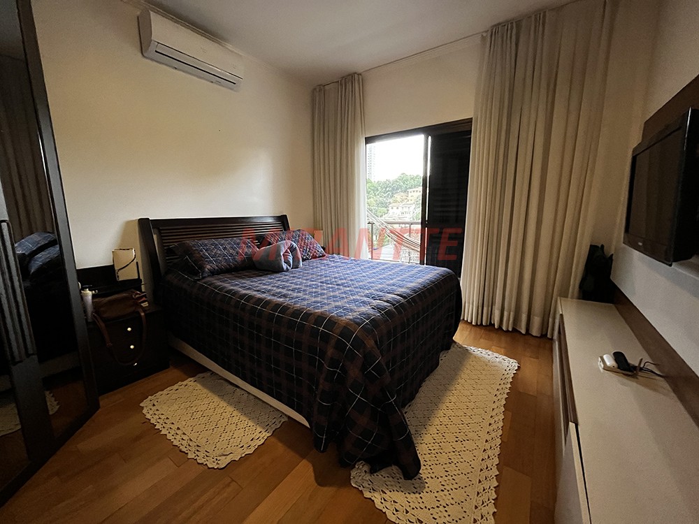 Sobrado de 194m² com 3 quartos em Horto Florestal
