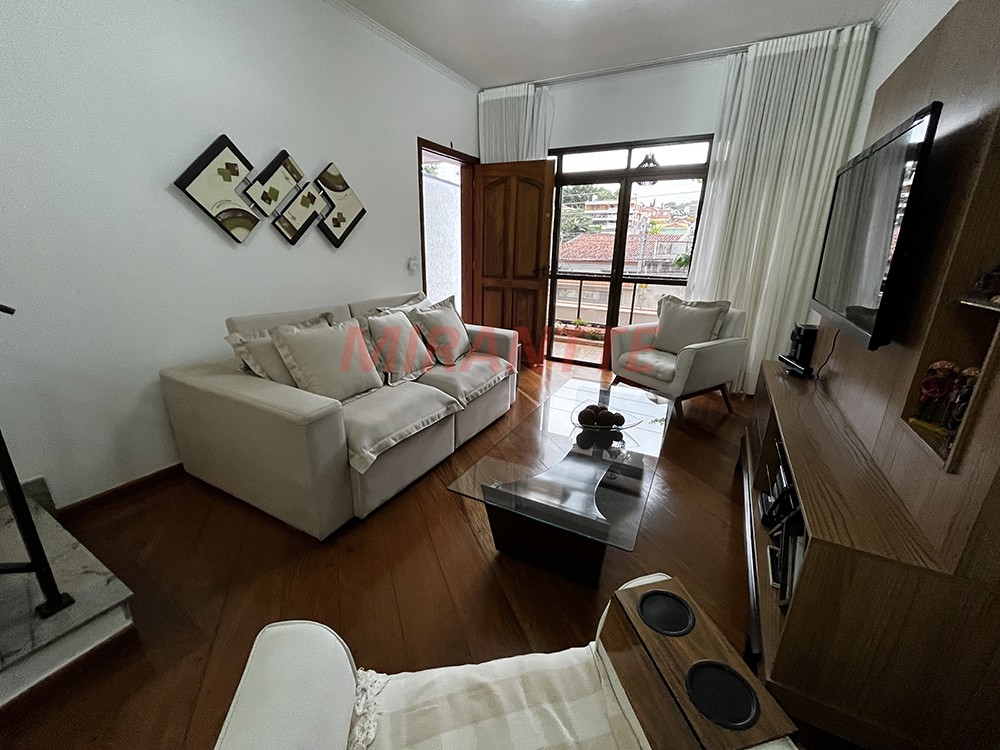 Sobrado de 194m² com 3 quartos em Horto Florestal