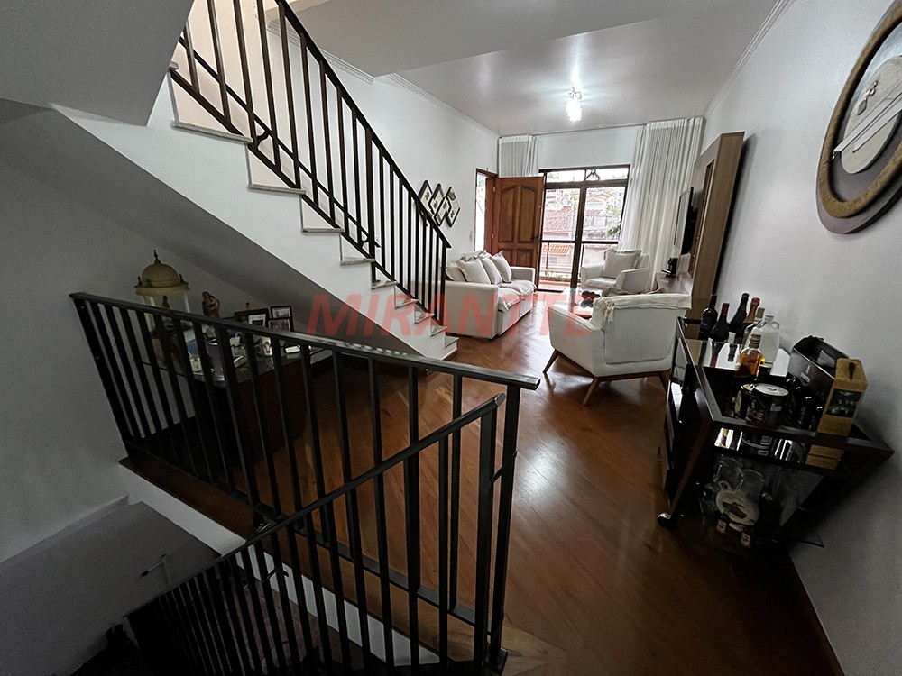 Sobrado de 194m² com 3 quartos em Horto Florestal