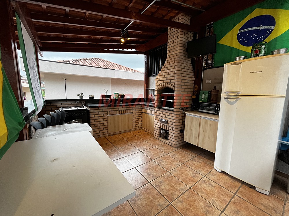 Sobrado de 194m² com 3 quartos em Horto Florestal