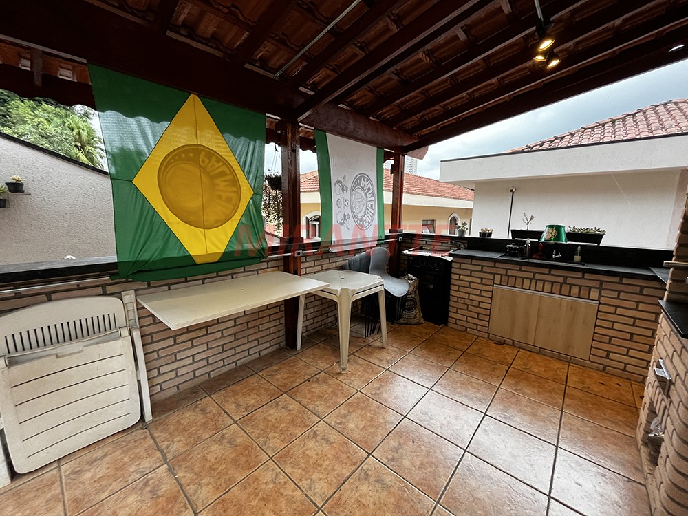 Sobrado de 194m² com 3 quartos em Horto Florestal