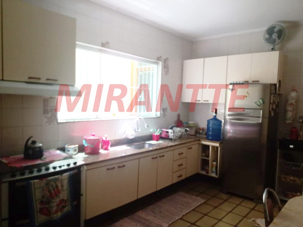 Sobrado de 165m² com 4 quartos em Vila Nova Galvão