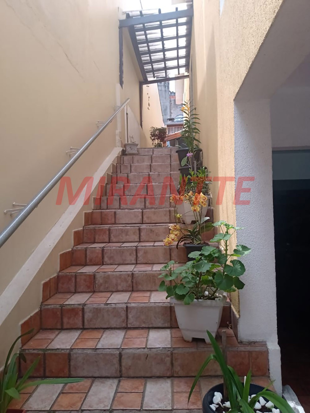 Sobrado de 165m² com 4 quartos em Vila Nova Galvão