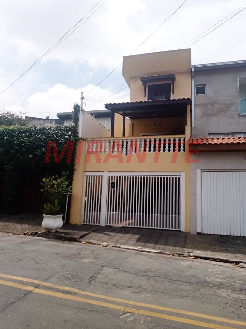 Sobrado de 165m² com 4 quartos em Vila Nova Galvão