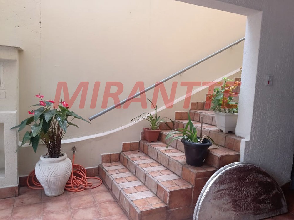 Sobrado de 165m² com 4 quartos em Vila Nova Galvão