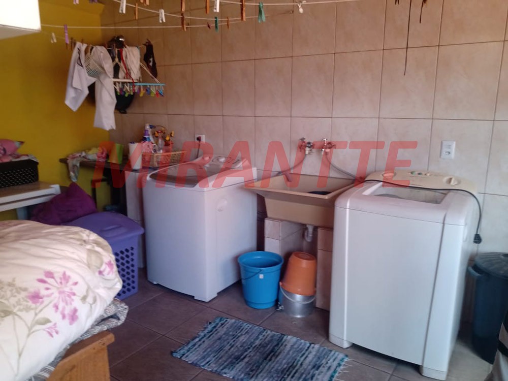 Sobrado de 165m² com 4 quartos em Vila Nova Galvão
