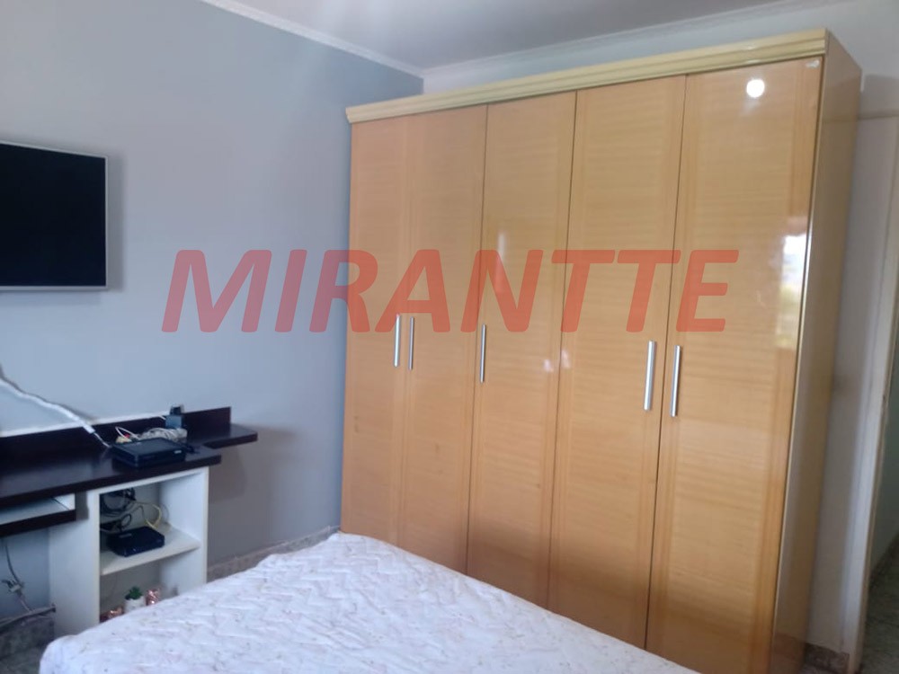 Sobrado de 165m² com 4 quartos em Vila Nova Galvão