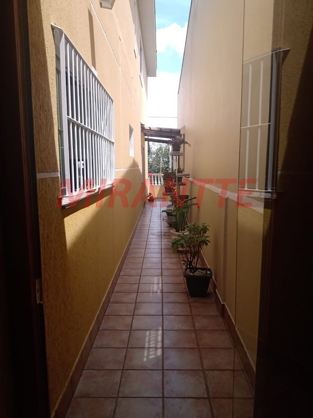 Sobrado de 165m² com 4 quartos em Vila Nova Galvão