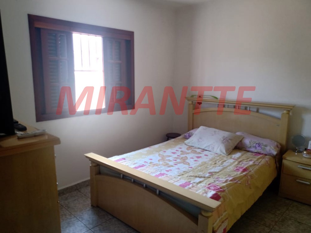 Sobrado de 165m² com 4 quartos em Vila Nova Galvão