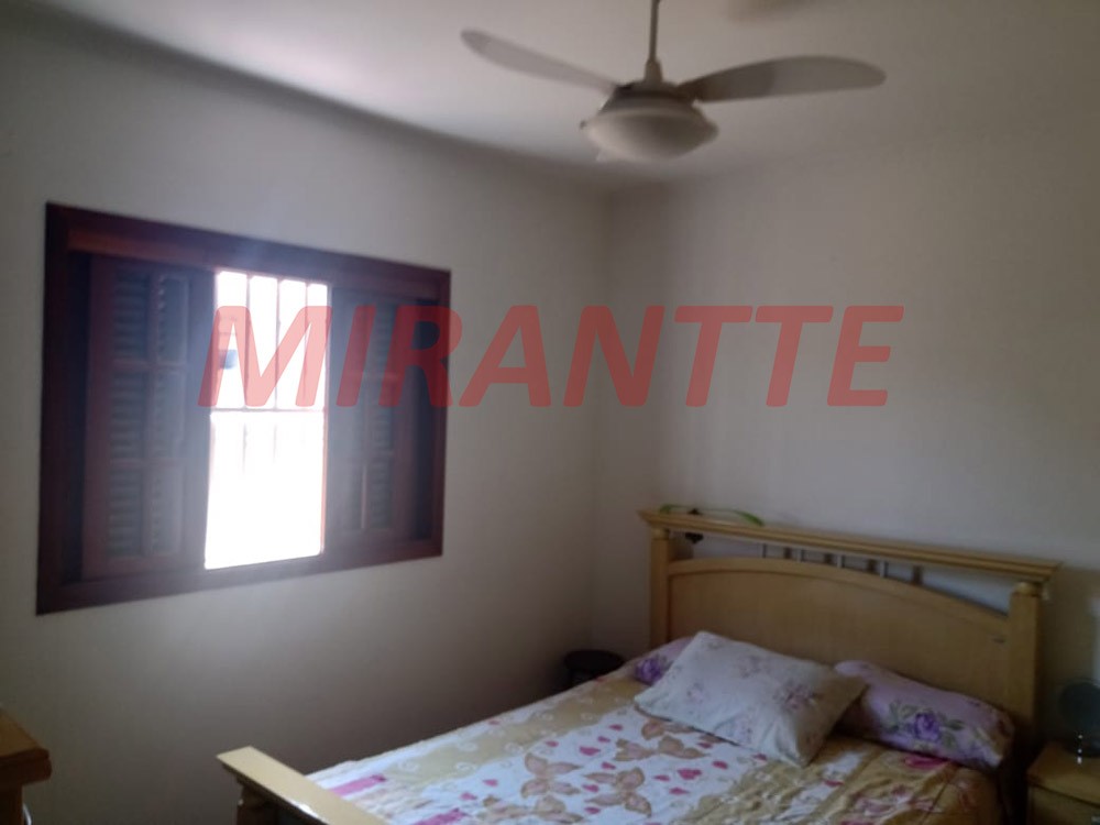 Sobrado de 165m² com 4 quartos em Vila Nova Galvão