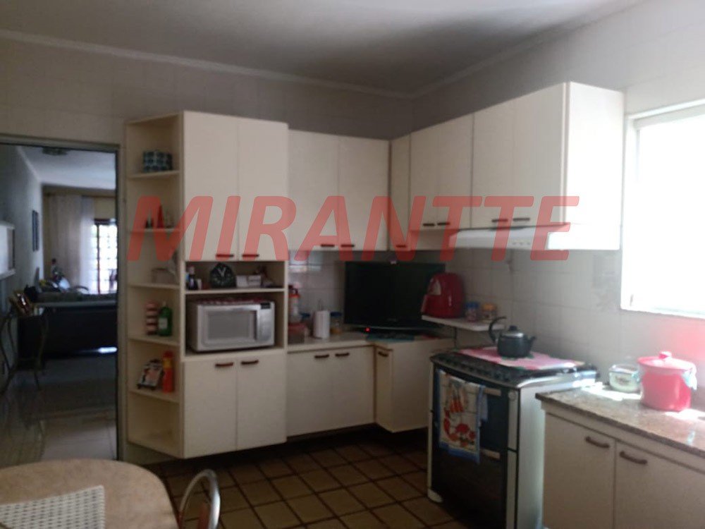 Sobrado de 165m² com 4 quartos em Vila Nova Galvão