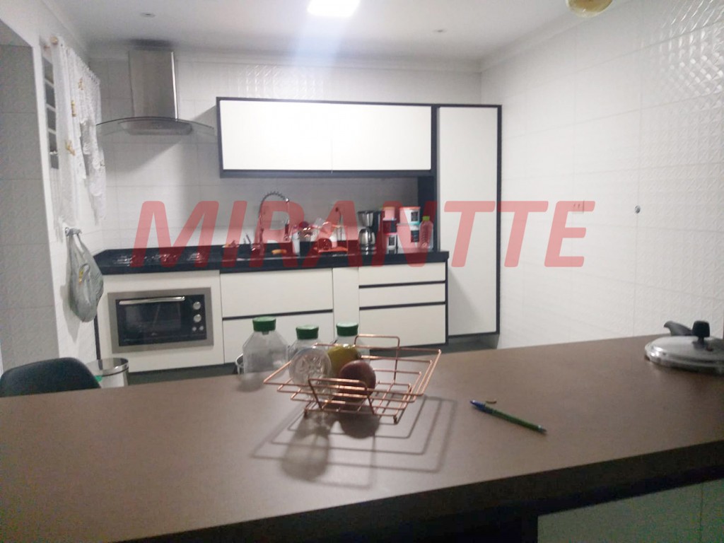Sobrado de 315m² com 3 quartos em Vila Galvão