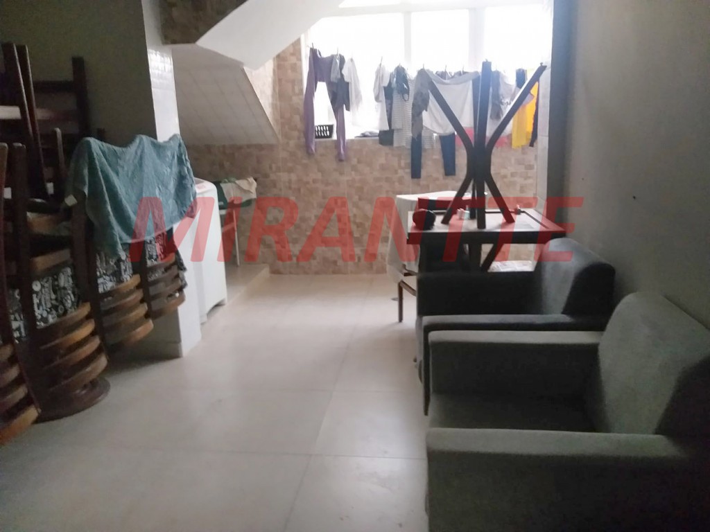 Sobrado de 315m² com 3 quartos em Vila Galvão