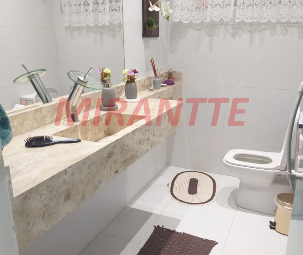 Sobrado de 315m² com 3 quartos em Vila Galvão