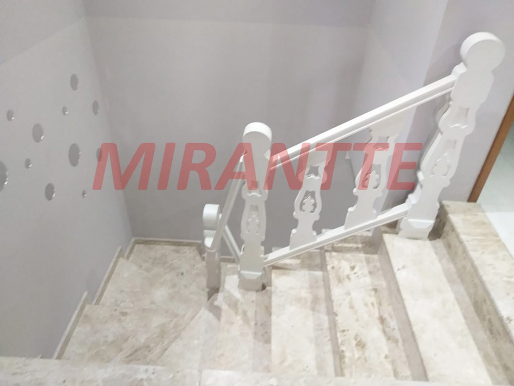 Sobrado de 315m² com 3 quartos em Vila Galvão