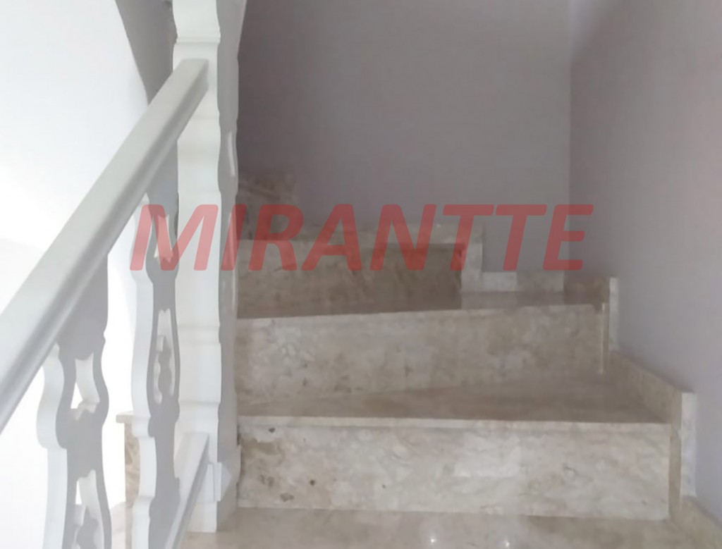 Sobrado de 315m² com 3 quartos em Vila Galvão