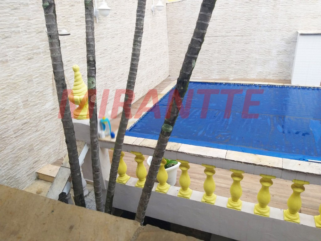 Sobrado de 315m² com 3 quartos em Vila Galvão