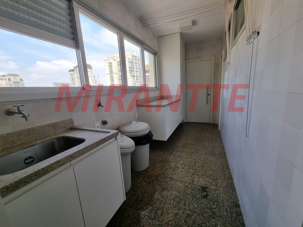 Apartamento de 250m² com 4 quartos em Vila Nova Conceição