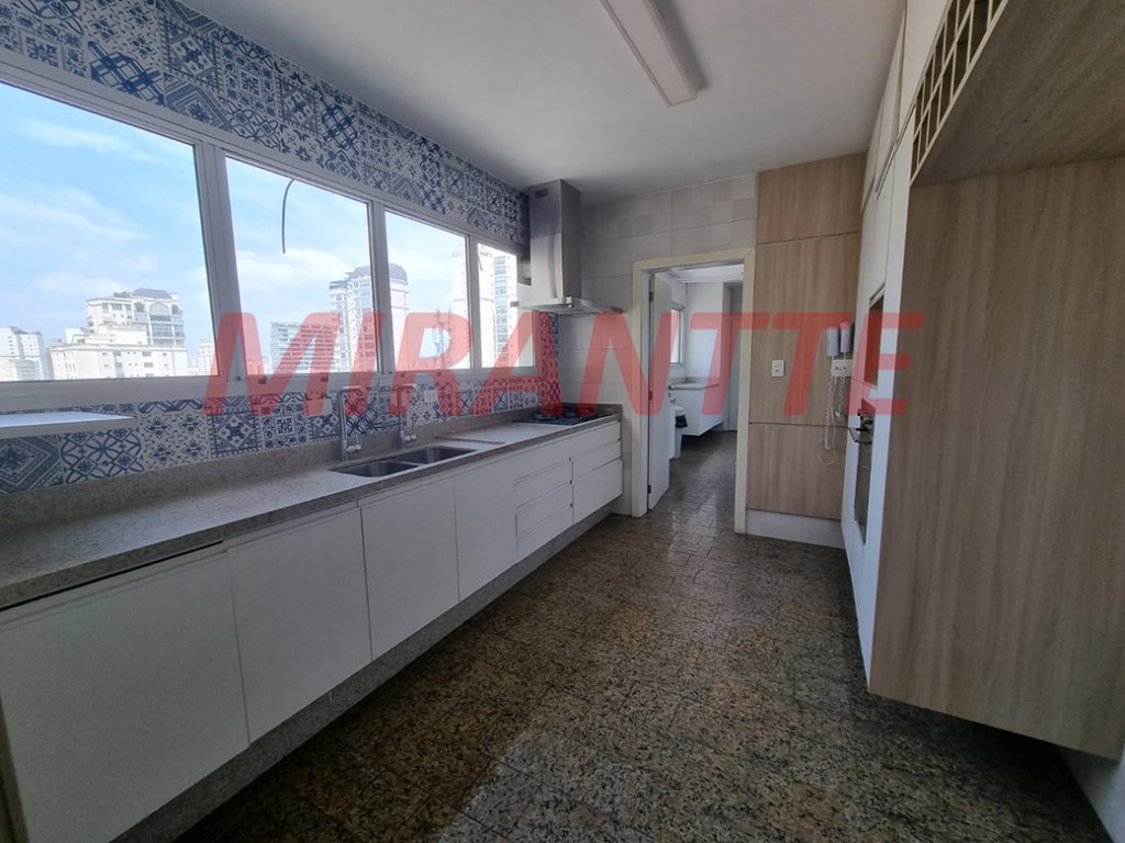 Apartamento de 250m² com 4 quartos em Vila Nova Conceição