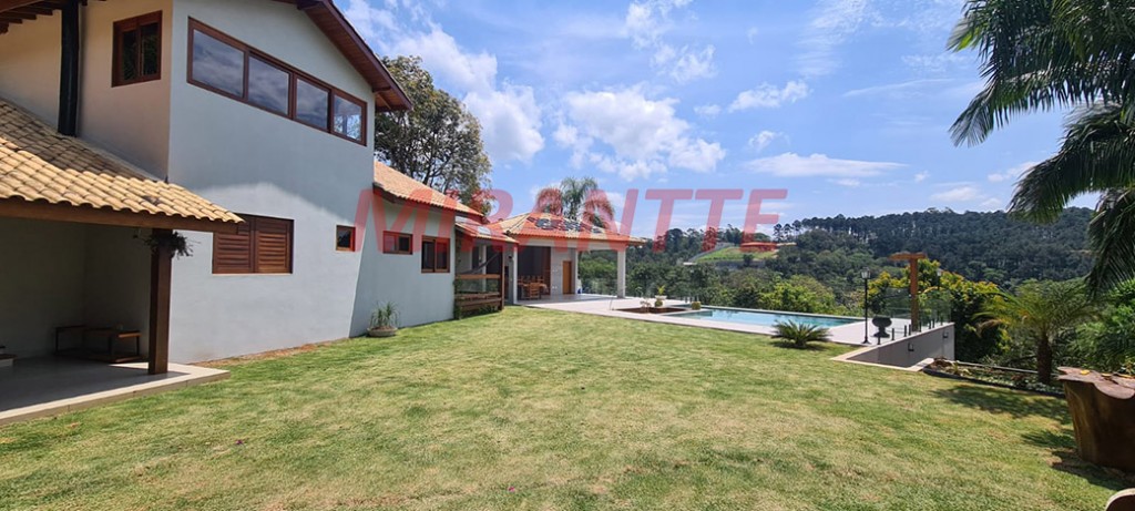 Sobrado de 450m² com 3 quartos em Serra Da Cantareira