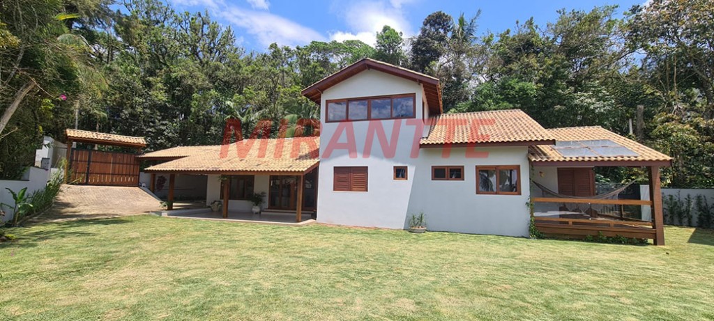 Sobrado de 450m² com 3 quartos em Serra Da Cantareira