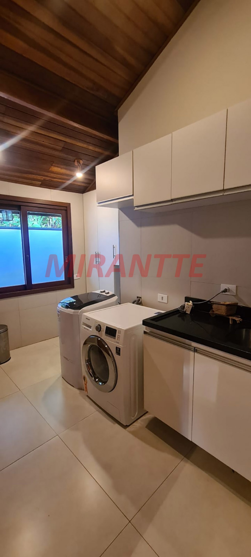 Sobrado de 450m² com 3 quartos em Serra Da Cantareira