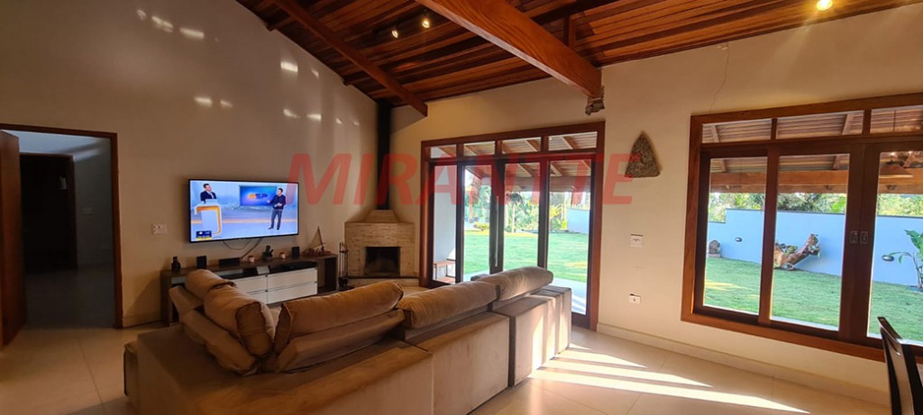 Sobrado de 450m² com 3 quartos em Serra Da Cantareira