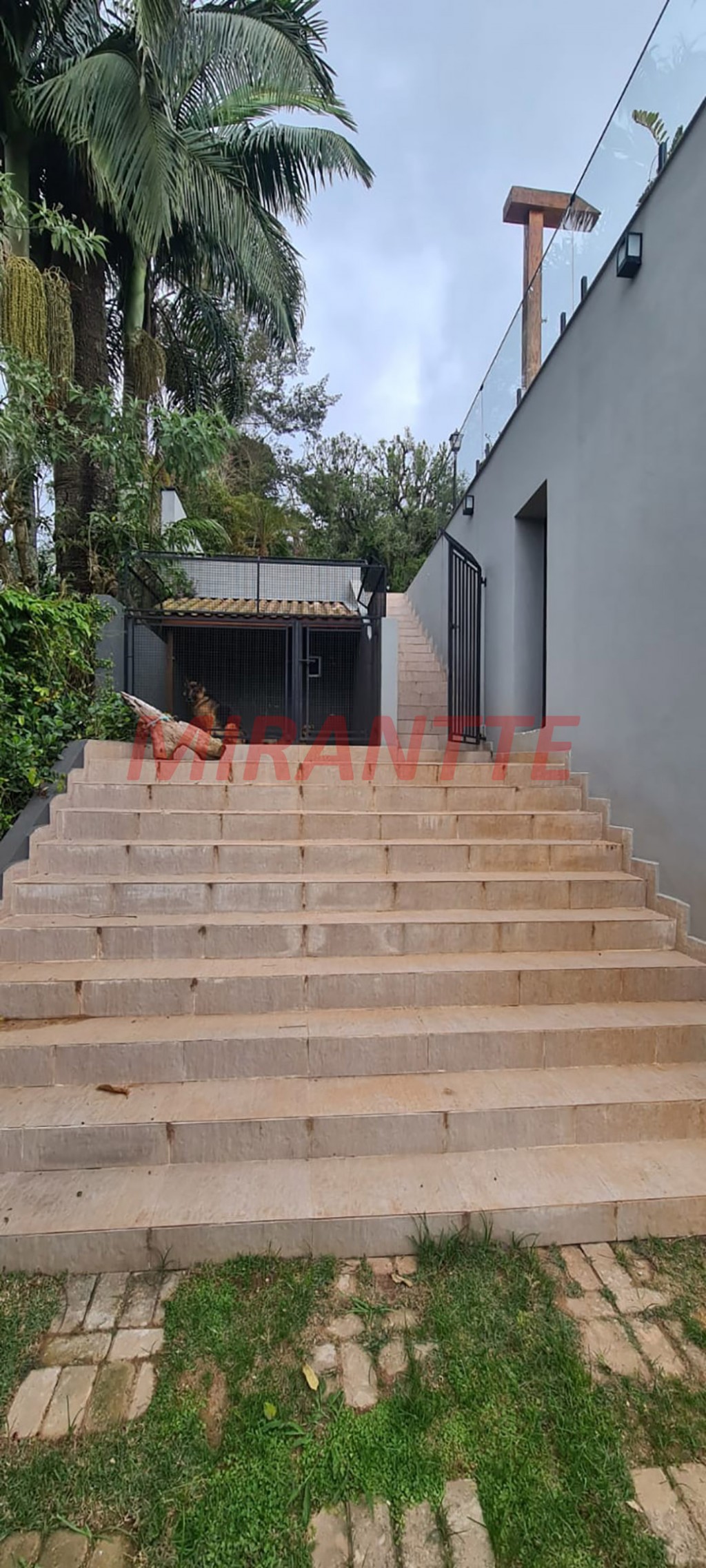 Sobrado de 450m² com 3 quartos em Serra Da Cantareira